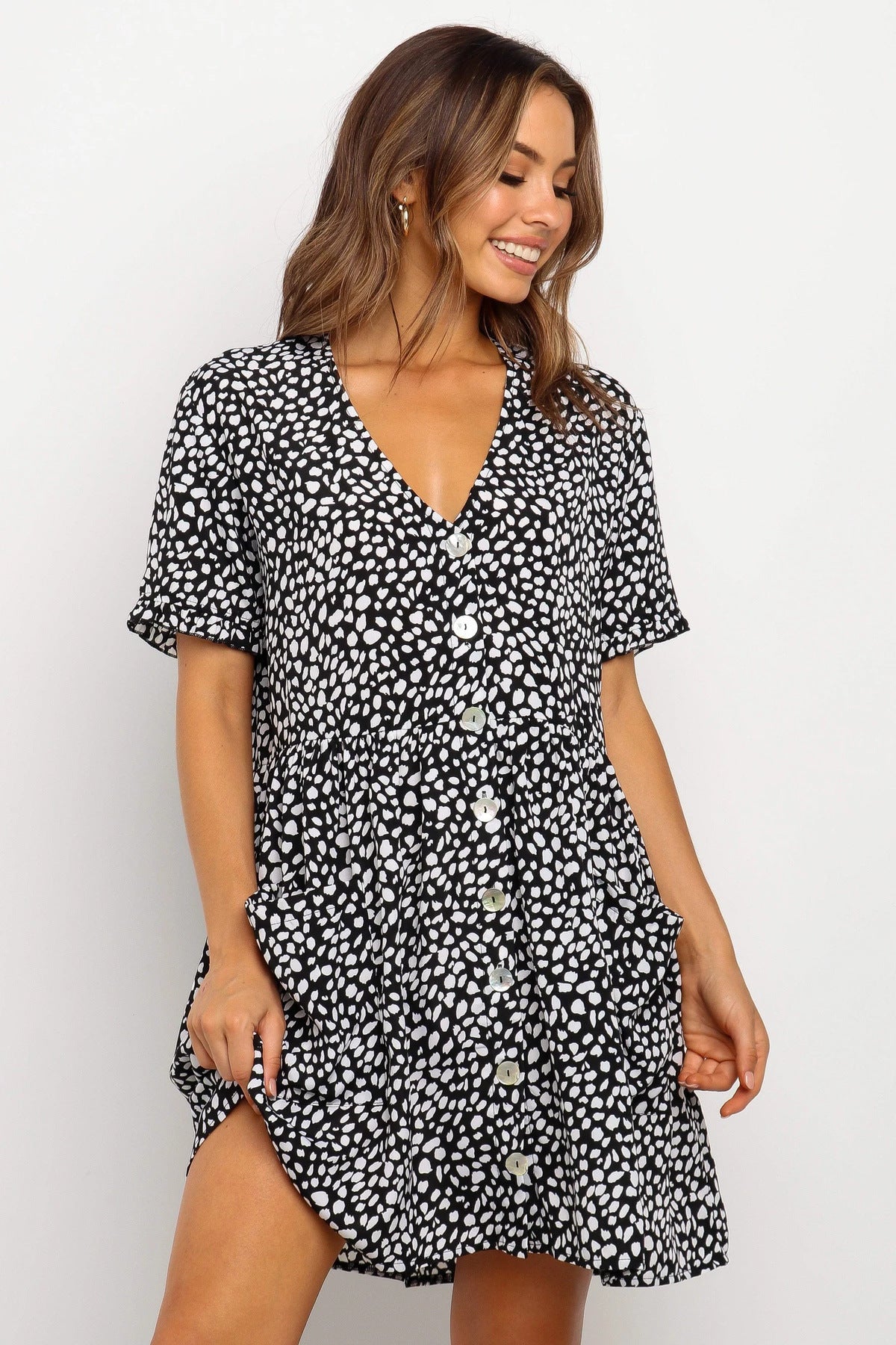 Dalia – Robe Courte à Pois et Manches Volantes